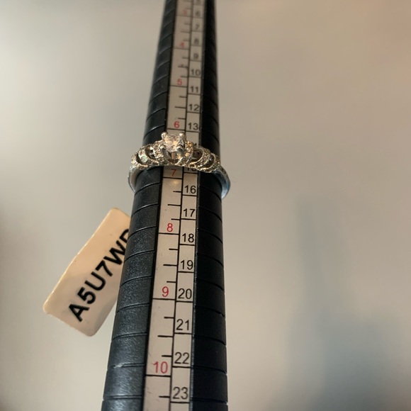 New Silver ring - Picture 2 of 3